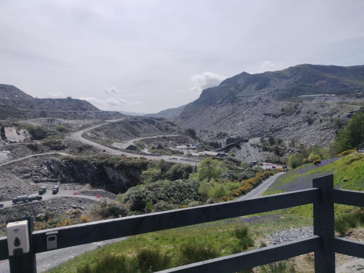 Llechwedd Glamping Hotel Blaenau Ffestiniog Exterior photo